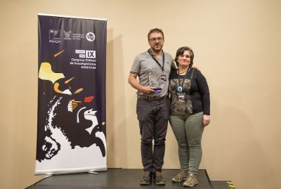 El premio "Espíritu Antártico" a Elie Poulin fue entregado en el marco del IX Congreso Chileno de Investigaciones Antárticas, evento que durante tres días reunió a 167 investigadores.