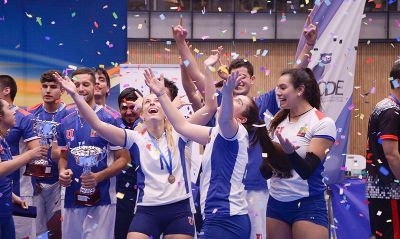 La U se quedó con la copa de vóleibol tanto en hombres como en mujeres