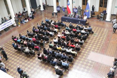 El 29 de octubre nuestra casa de estudios inició oficialmente el encuentro triestamental "la Universidad de Chile y el nuevo acuerdo social".