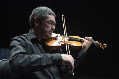 El programa contempla la presentación de algunos músicos que integran la Orquesta Sinfónica Nacional de Chile, quienes interpretarán piezas en solitario y conformarán ensambles.