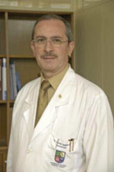 Dr. Héctor Gatica, Subdirector de Programas de Títulos de Especialistas de la Fac. de Medicina.