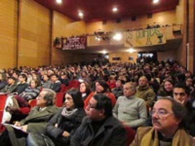  Académicos, funcionarios y estudiantes de todas las carreras de la Universidad de Chile repletaron el Teatro Antonio Varas, durante el Claustro Plenario Triestamental.