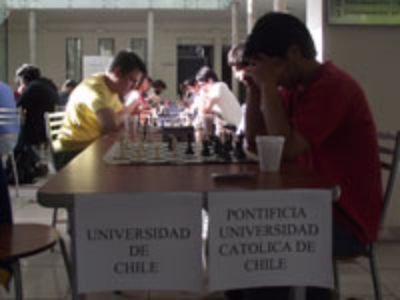 Universidad de Chile triunfo 6.5 a 5.5 al equipo de la Universidad Católica reforzada