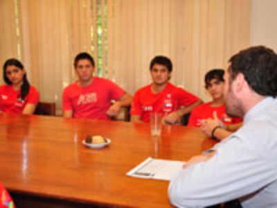 Daniel Muñoz felicita participación de estudiantes en los Juegos Panamericanos  Guadalajara 2011