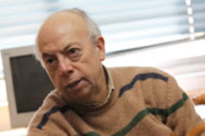 Hugo Romero, Académico de la Facultad de Arquitectura y Urbanismo e Investigador responsable del Centro de Investigación de Desastres Naturales.