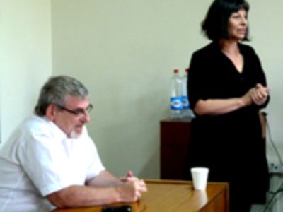 Dr. Adrián Scribano y la sociológa chilena María Emilia Tijoux.