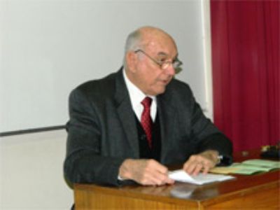 El Decano de la Facultad de Ciencias Agronómicas, L. Antonio Lizana, durante su presentación en el seminario.