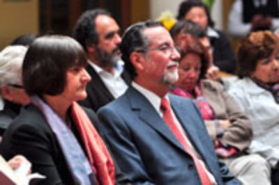  Las máximas autoridades académicas de la U. de Chile, encabezadas por el Rector Víctor Pérez Vera, asistieron a la actividad.