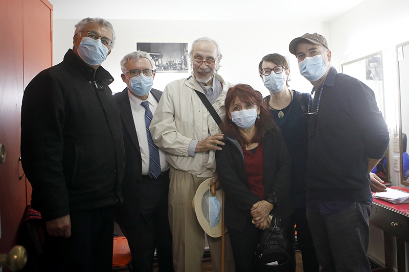 Teatro Nacional Chileno homenajea a Víctor Jara con camarín que llevará su nombre