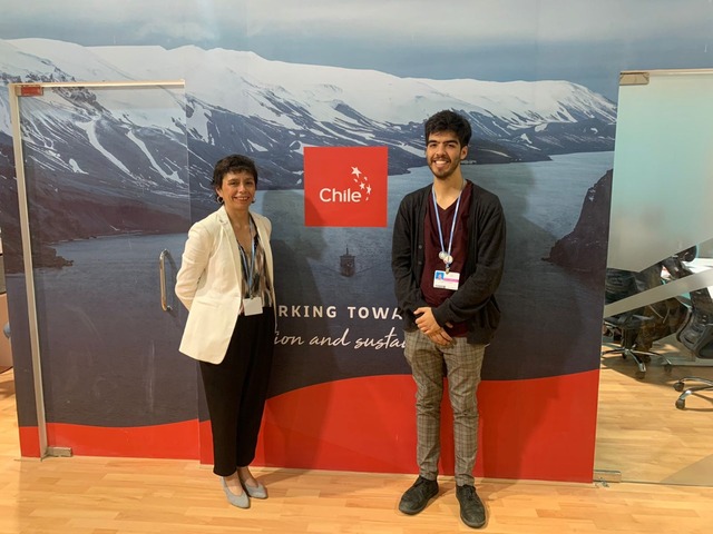 Pilar Moraga, directora CDA, junto a Francisco Chahuán, ayudante CDA