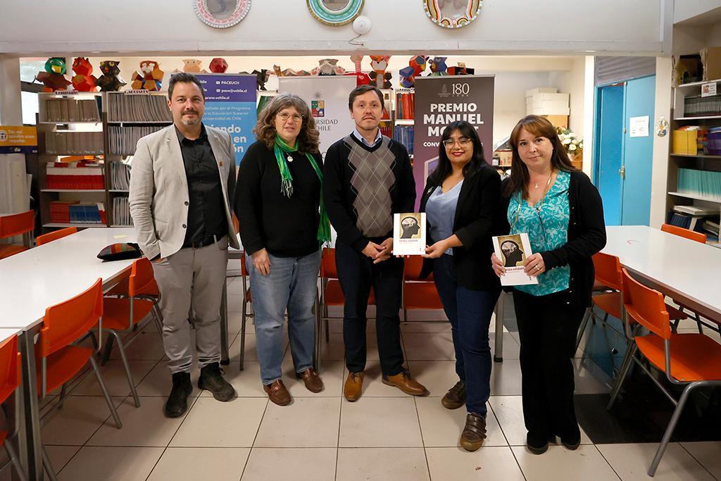 Académicas de la U. de Chile dictaron charlas en liceos públicos de Renca y El Bosque