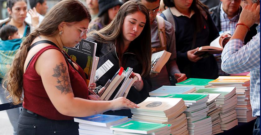 Universidad de Chile realizará una nueva liberación de libros este martes 23 de abril