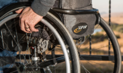 De acuerdo con el Segundo Estudio Nacional de Discapacidad, efectuado en el 2015 por el Servicio Nacional de Discapacidad, en Chile hay un total de 2.836.818 personas con discapacidad.