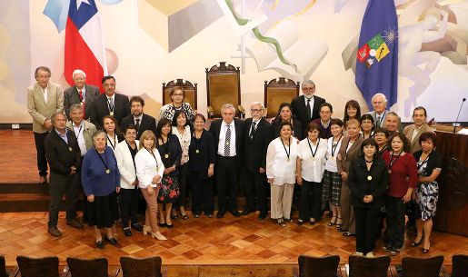 Universidad de Chile homenajeó a funcionarios y académicos acogidos a retiro