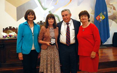 Profesora Alejandra Mizala recibió Premio Amanda Labarca 2015