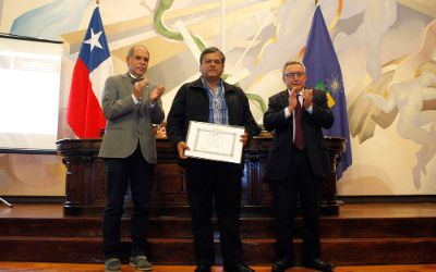 U. de Chile entregó los primeros títulos póstumos