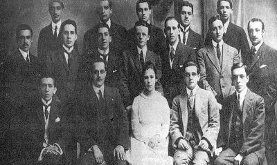 Justicia Espada Acuña ingresó el año 1913 a la carrera de Ingeniería en la Universidad de Chile. Fue la única mujer en su generación. 