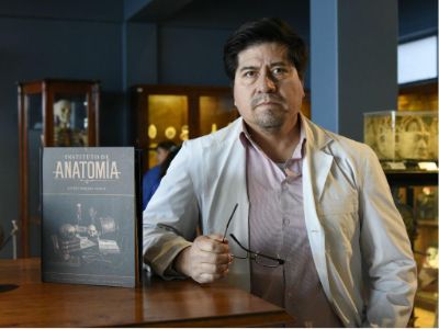 Julio Cárdenas, director del Museo de Anatomía destacó que en las visitas será posible conocer mayor información sobre la historia de la anatomía y del desarrollo de esta en Chile.