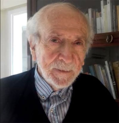 Marcos García de la Huerta es Licenciado en Filosofía, Ciencias Económicas y Sociales e ingeniero comercial de la Casa de Bello y Doctor en Filosofía de la Universidad de París, La Sorbona.