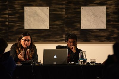Daniel Reyes, Ramón Castillo y Alessandra Burotto fueron los presentadores del libro, quienes recalcaron los aportes de esta forma participativa de hacer arte.