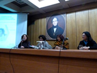 Su conferencia inauguró el año académico del Magíster en Trabajo Social, de la Facultad de Ciencias Sociales de la Universidad de Chile, abierto en 2018 y coordinado por la Prof. Paula Vidal.