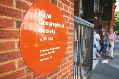 La Royal Geographical Society es una institución británica fundada en 1830 para el desarrollo de la ciencia geográfica.