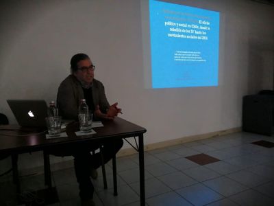 La ponencia del Profesor Mauricio Vico, del Departamento de Diseño de Fau,  se tituló "El afiche en los procesos sociales".