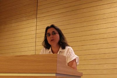 Prof. Claudia Gutiérrez, directora del Departamento de Filosofía de la U. de Chile.