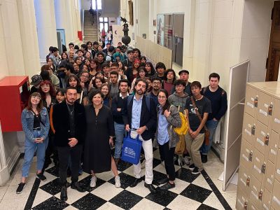 Estudiantes de primer año de Historia participaron en visita guiada a la Biblioteca Nacional