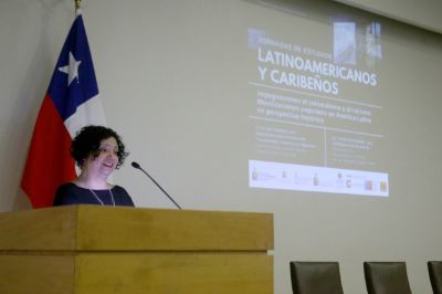 Prof. Claudia Zapata Silva, directora del Centro de Estudios Culturales Latinoamericanos
