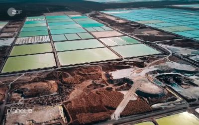 Una vista aérea de las piscinas de salmuera y las áreas de procesamiento de la mina de litio de SQM en el Salar de Atacama, el segundo más grande del mundo. 
