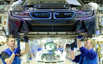 La industria alemana fabrica autos eléctricos, pero también las baterías de ion-litio, siendo las células de iones de litio el corazón de estos autos.