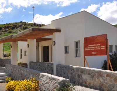 El Centro Internacional de Estudios Andinos (INCAS) de la Universidad de Chile se ubica en Putre, la capital de la provincia de Parinacota.