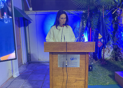 La Directora del IEI, prof. Dorotea López, presidió la ceremonia de inauguración del año académico y dio la bienvenida a autoridades, cuerpo diplomático, académicos/as y alumnos/as.