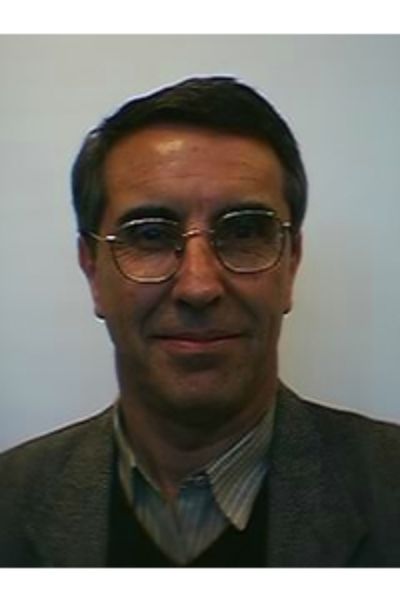 Prof. Juan Álvarez del Departamento de Ciencias de la Computación.