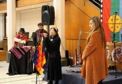 La Prof. Doris Sáez destacó la relevancia del programa al hacerse cargo del tema indígena dentro de la Universidad.