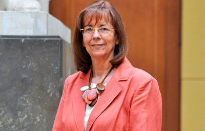 María Teresa Ruiz, académica del Departamento de Astronomía y directora del CATA.