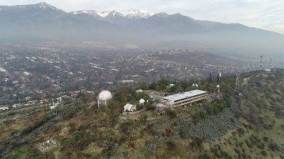 El proyecto Parque Observatorio Cerro Calán se está realizando en conjunto entre la Municipalidad de Las Condes, la Universidad de Chile y la Fundación Cerros Isla.