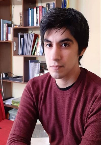 Esteban Rodríguez, estudiante del doctorado en Ciencias mención Física de la Facultad de Ciencias Físicas y Matemáticas de la U. de Chile