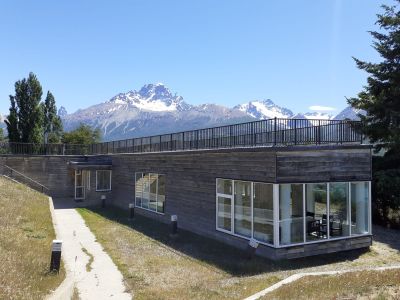 En la estación de investigación Cerro Castillo de la U. de Aysén, se pondrá en operación una estación sismológica y se evaluará la factibilidad de instalar una estación meteorológica automática. 
