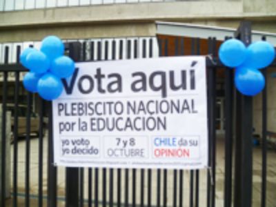 Motivada participación en Plebiscito por la Educación