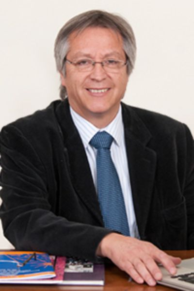 Dr.Óscar Arteaga, académico Programa Políticas, Sistemas y Gestión en Salud