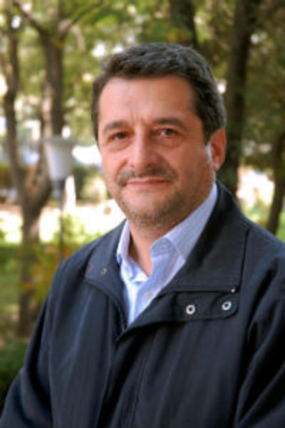 Dr. Rubén Alvarado, es Profesor Asociado de la Universidad de Chile, Coordinador Comité de Investigación e integrante del Programa de Salud Mental