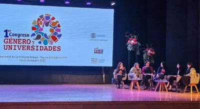 Carmen Andrade, Directora de la DIGEN y representantes de las Unidades Locales de Género de distintas facultades de la U. de Chile en el Primer Congreso sobre Género y Universidades