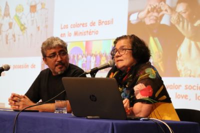 La conferencia inaugural estuvo a cargo de la prof. Inés Barbosa (U. del Estado de Rio de Janeiro) y llevó como título “Estudios del cotidiano escolar. Currículum y decolonización”.