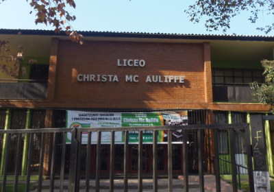 El Liceo Christa McAuliffe está ubicado en la comuna de El Bosque y su comunidad educativa la integran 300 estudiantes. 