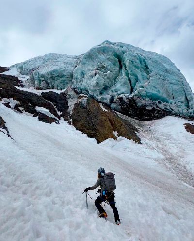 El año 2023 viajó a Perú para ascender a la cumbre de la Cordillera Blanca, y luego escaló montañas sobre 5000 metros en Suiza, Austria, Italia, Alemania, Francia, entre otros. 