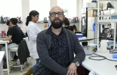 Ricardo Soto, virólogo, académico de la Facultad de Medicina UCH y Director del proyecto Anillo Inflammaids.