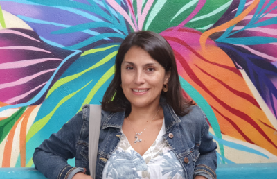 Lucía Núñez, académica de la Facultad de Ciencias Físicas y Matemáticas y coordinadora del Proyecto Explora RM Sur Poniente.