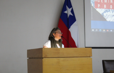 María Christina Fragkou, académica de la Facultad de Arquitectura y Urbanismo y coordinadora académica de PROMA, mencionó que el seminario grafica una apertura del programa